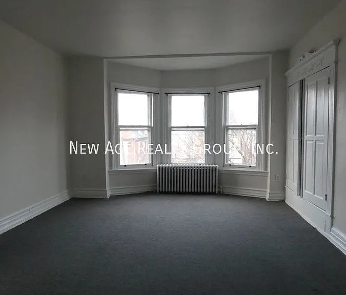 4910 Cedar Ave #3 — Photo 3