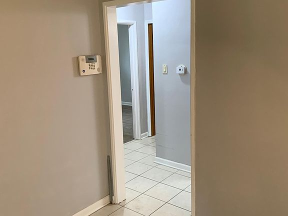 5th image of 17302 Lorenz Ave