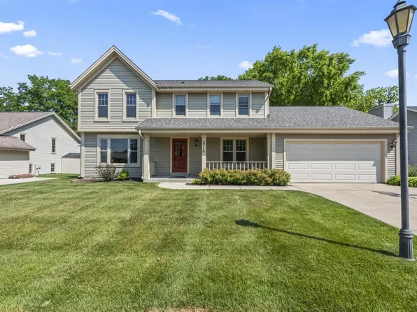 2710 Oakcrest DRIVE, Waukesha, WI 53188