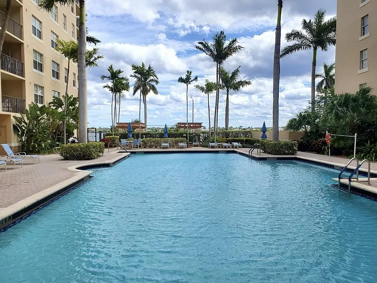 1805 N Flagler Dr #303 — Photo 11