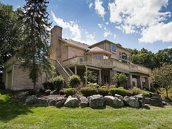 4th image of 9300 Tall Pines Way