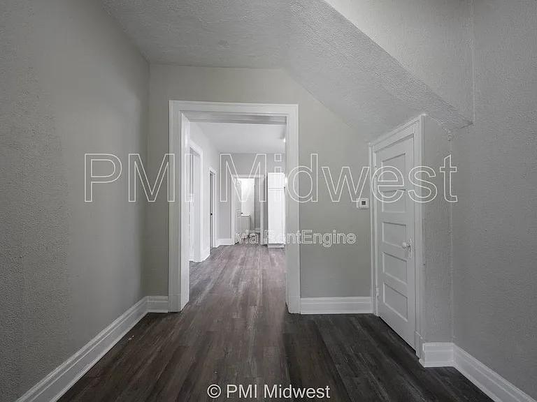 538 W 29th St #B — Photo 35