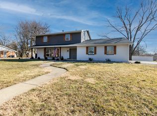 2611 Ridge Rd, Bloomington, IL 61704