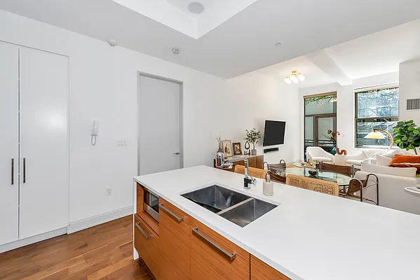 Rented by Compass | media 29