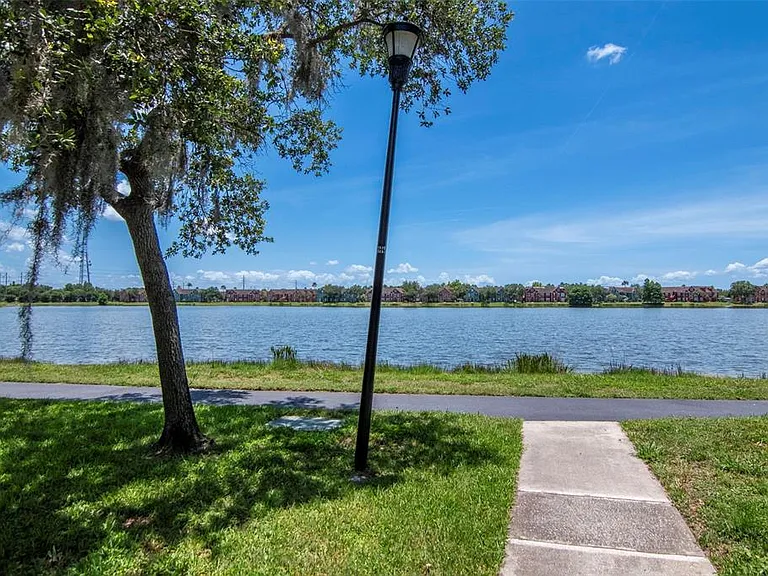 9130 Lake Chase Island Way #9130 — Photo 6