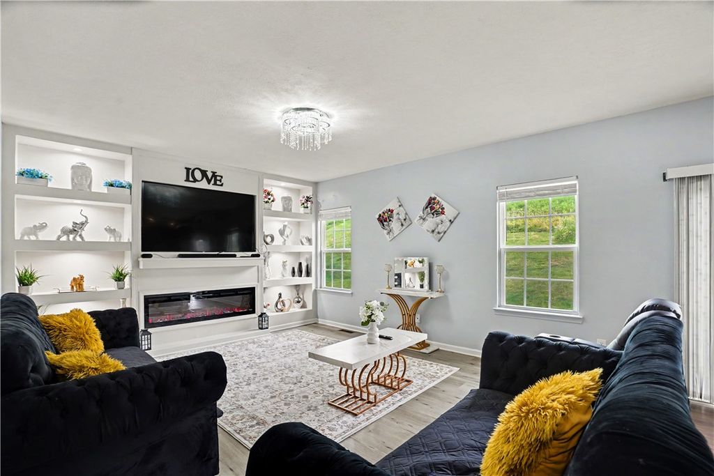 370 Greene Dr, Clairton, PA - View 2