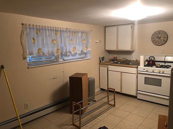 3rd image of 5304 W Cornelia Ave