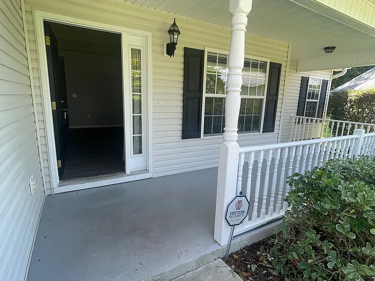 418 Callie Dr — Photo 3
