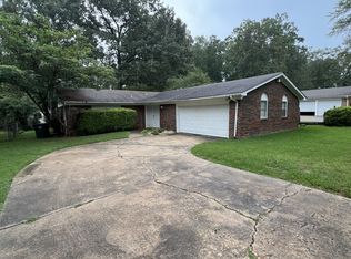 87 Saxony Cir, Little Rock, AR 72209