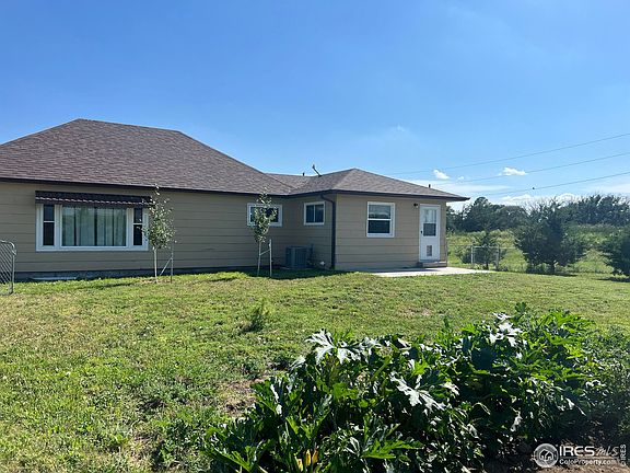 3rd image of 611 N Wilhelm Dr