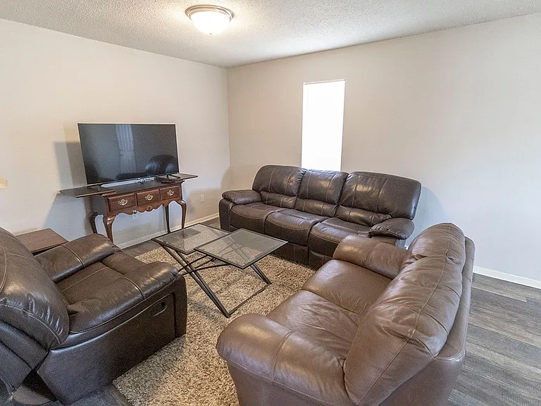 201 Wheaton Ct — Photo 5