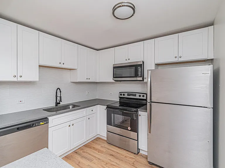 22508 Regency Dr #2 — Photo 1