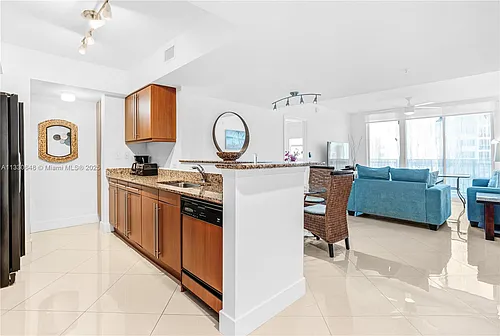 2080 S Ocean Dr #1507 Photo 1