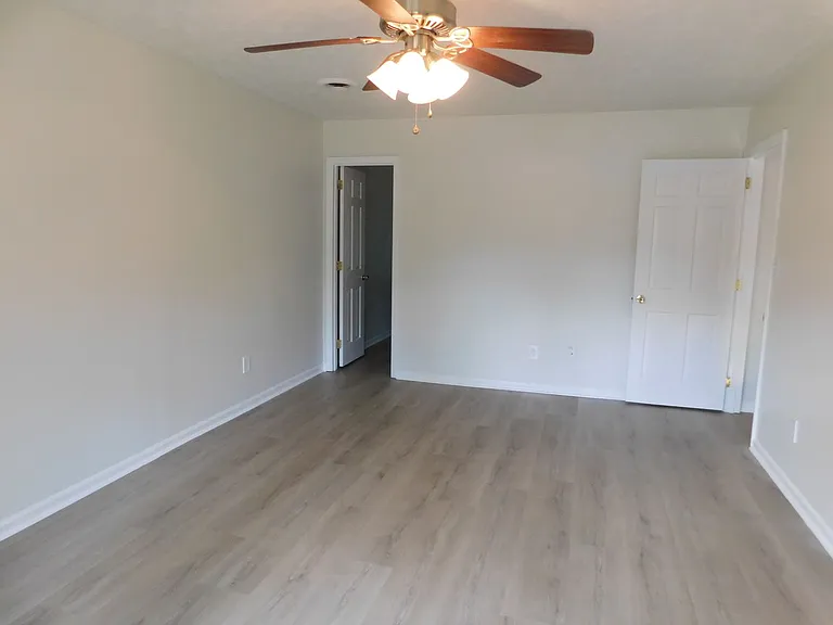 1302 Dunbar Dr — Photo 18