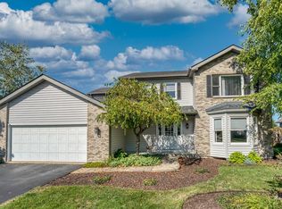 1270 Tara Dr, Woodstock, IL 60098
