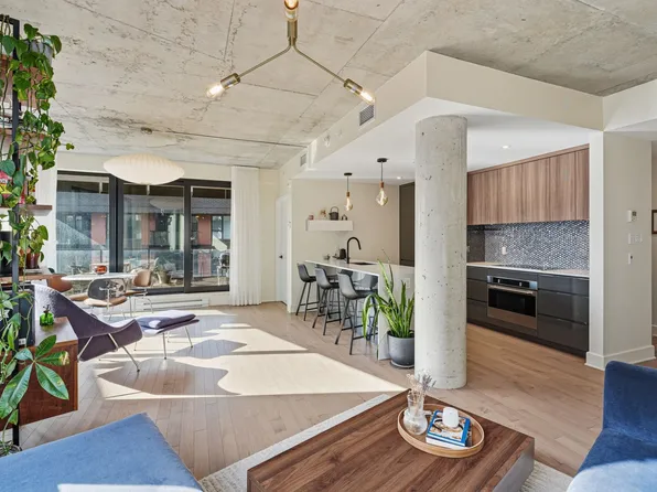 38 Rue Du Square George Atienne Cartier #Sir-517, Montreal, QC H4C 0C4