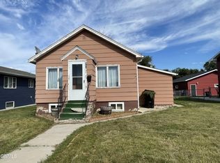 912 8th Ave W, Williston, ND 58801