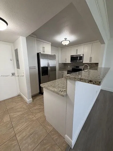 3 bed, 1205 sqft, $2,900 — Photo 3