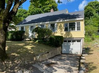14 Stratford Rd, Andover, MA 01810