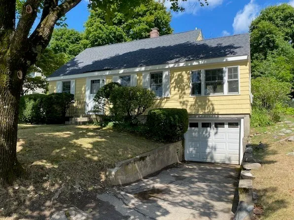 14 Stratford Rd, Andover, MA 01810