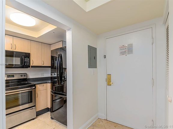 2nd image of 2951 S Bayshore Dr #607