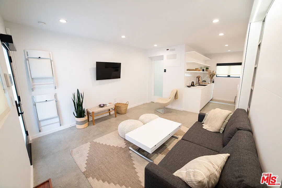 Studio, 1.0 bath, 500 sqft, $3,750 — Photo 4