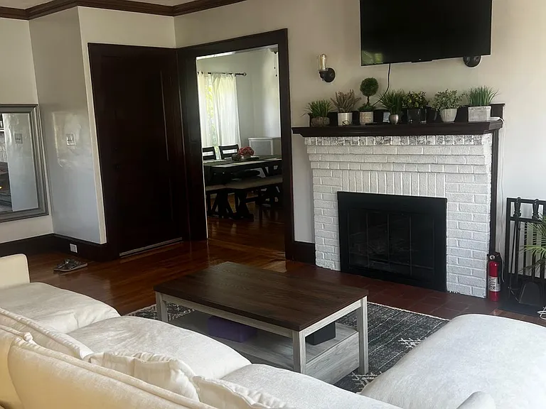 17 Fairview Ave #2 — Photo 4