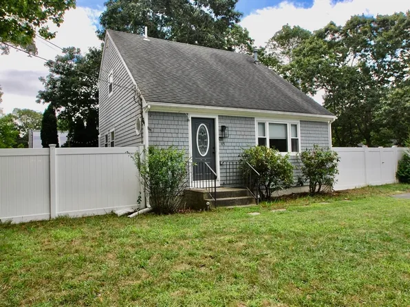 45 Leisure Ln, Wareham, MA 02571