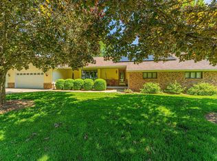 34 Illini Dr, Lincoln, IL 62656