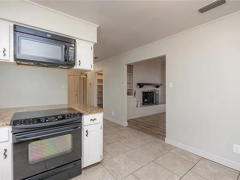 6702 Sahara Dr — Photo 17