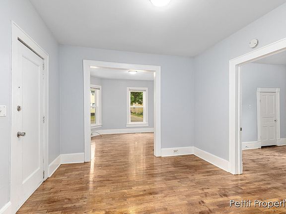3rd image of 558 Fremont Ave NW