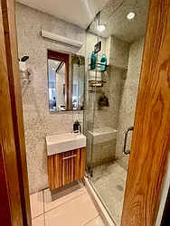 Rented by R New York