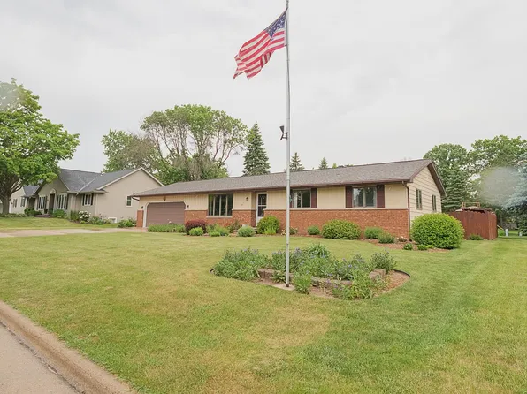 625 E Walnut St, Seymour, WI 54165