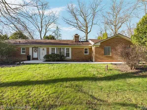 4550 Patrick Rd, West Bloomfield, MI 48322