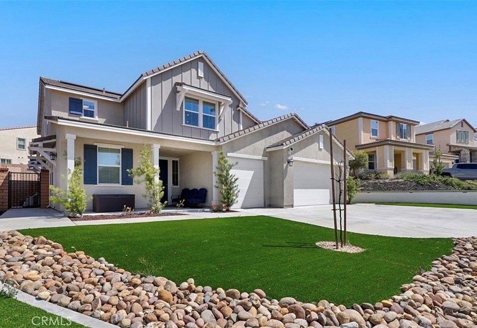 1st image of 1905 Pienza Cir