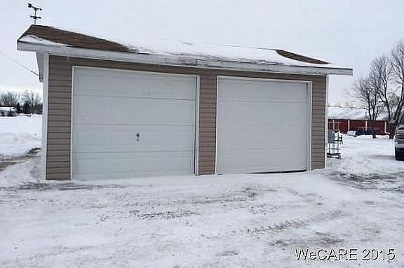 3rd image of 2327 N Phillips Rd