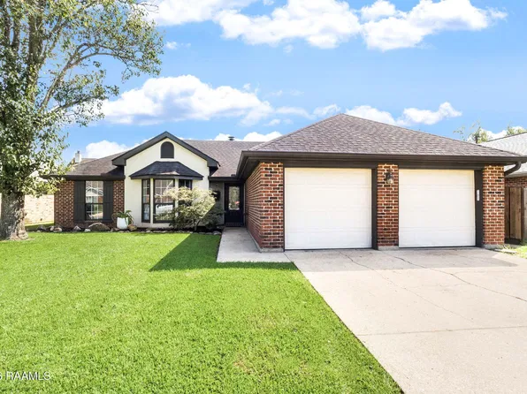 220 Cricklade Ct, Youngsville, LA 70592