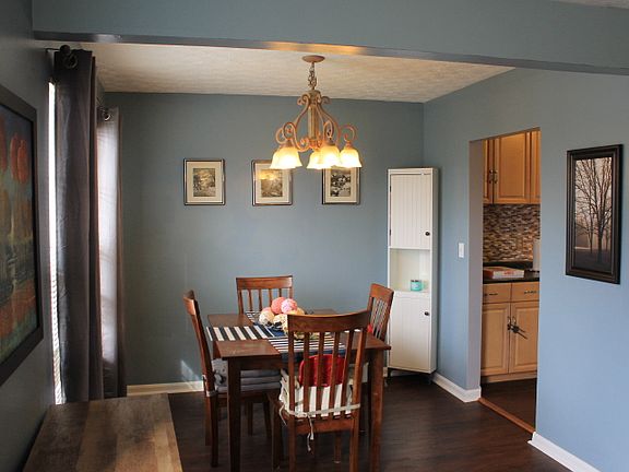 5th image of 27 Wildwood Dr