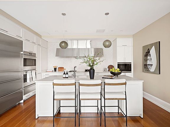 4th image of 10 Madison Sq W APT 8G