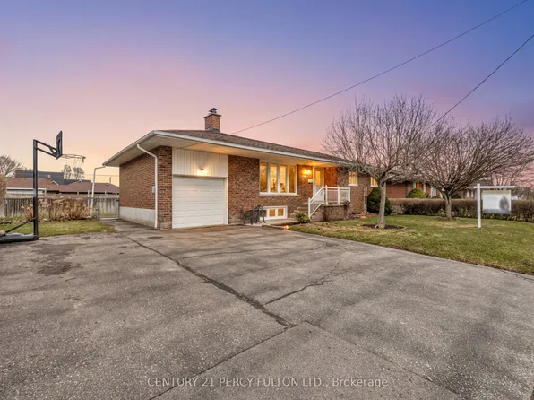 2553 Stillmeadow Rd, Mississauga, ON L5B 1X8