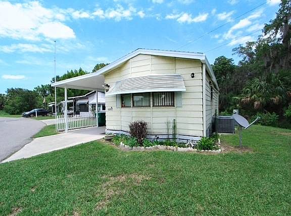 2nd image of 1074 Rainbow Cir