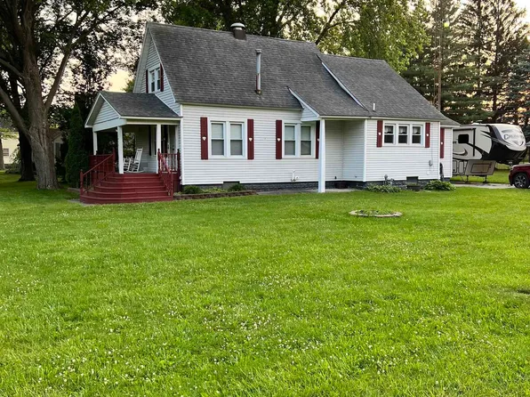 2470 Yeager St, Port Huron, MI 48060