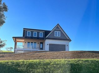 2210 Peakland Way, Christiansburg, VA 24073