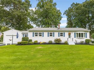 7 Winding Ln, Enfield, CT 06082