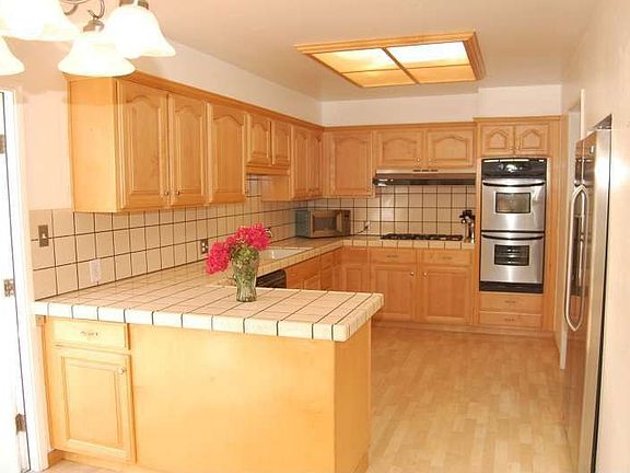 Update Kitchen is Perfect for Your Culinary Creations!