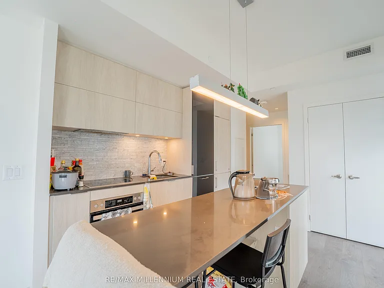 20 Richardson St #1808 — Photo 9