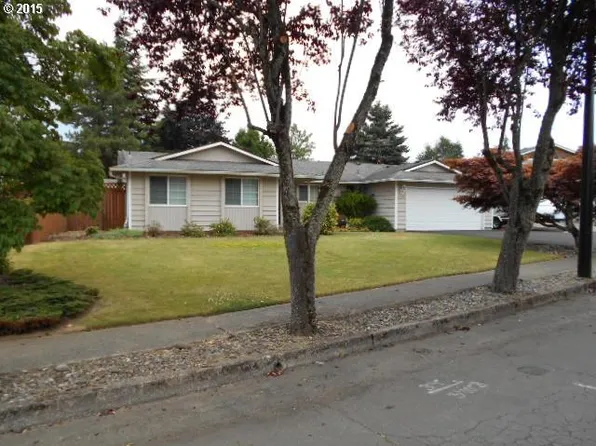 1550 SE Cochran Dr, Gresham, OR 97080