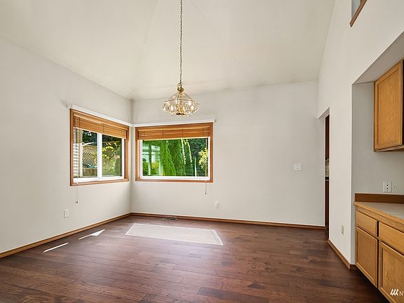 3rd image of 22913 NE 15th Pl