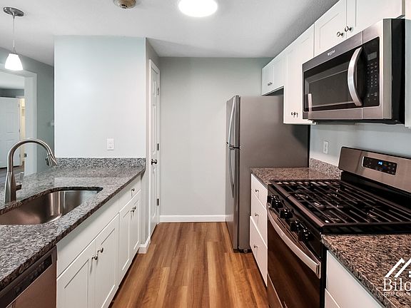 3rd image of 941 Dyer Ave #45