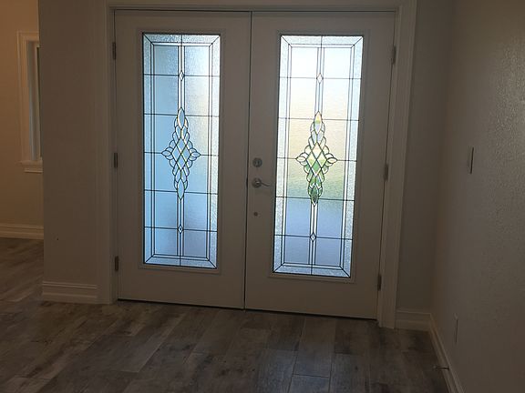 2nd image of 604 Jasmine Dr